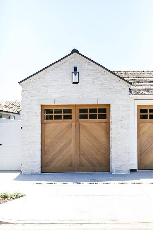 The Best Wooden Garage Doors: A Comprehensive Look at Affordable, Luxury, and Custom Options