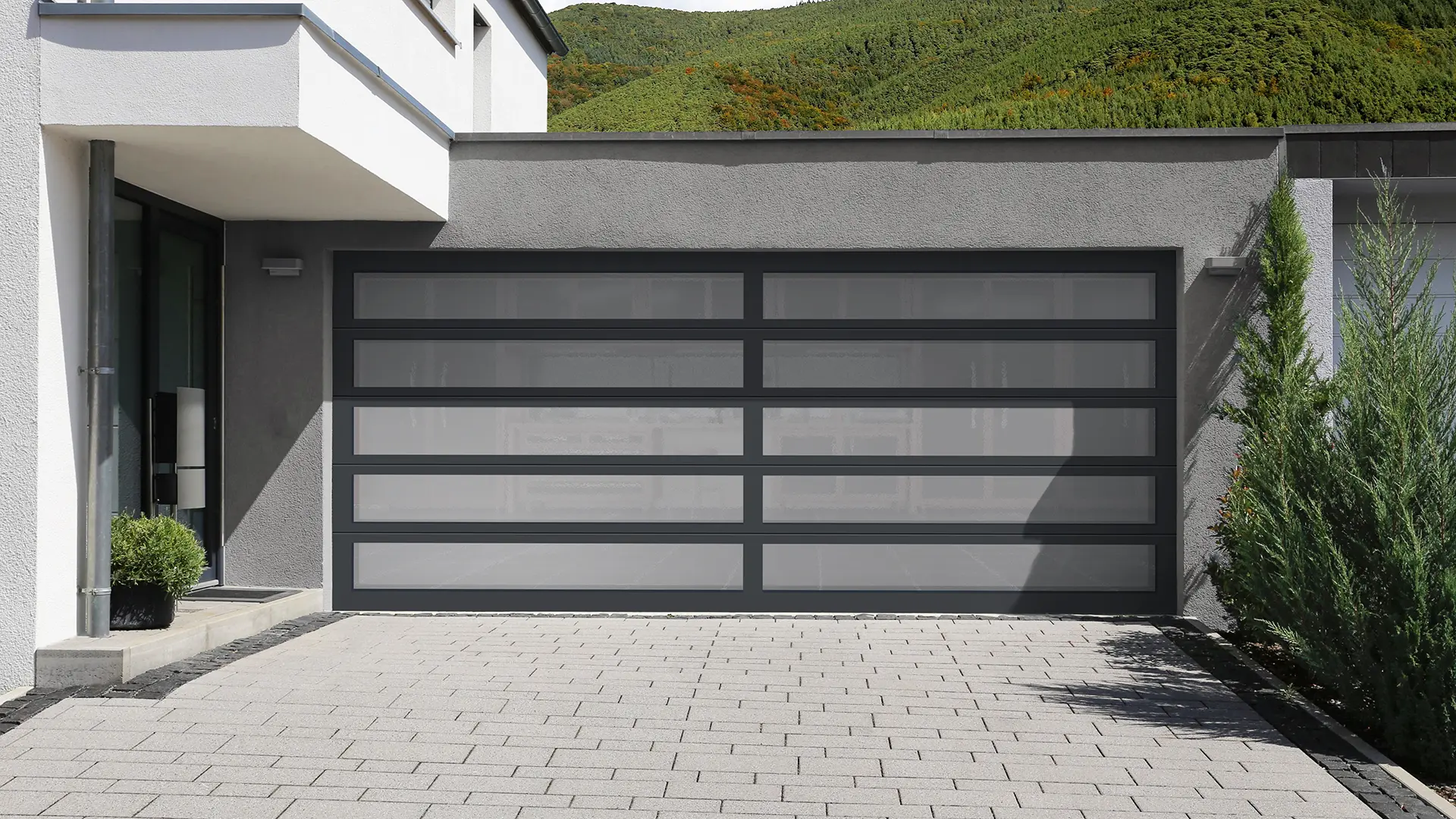Infographic: Aluminum vs Steel Garage Door Features and Benefits
